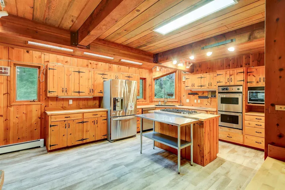 2 Bed 2 Bath Established Mid-Century Residence in Juneau, AK - 3