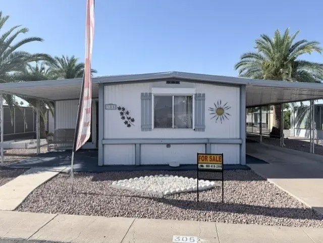 2 Bed 2 Bath Established Mid-Century Residence in Mesa, AZ