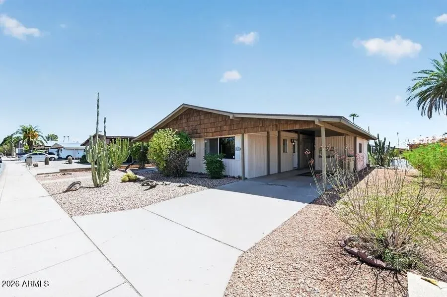 2 Bed 2 Bath Established Mid-Century Residence in Mesa, AZ - 2