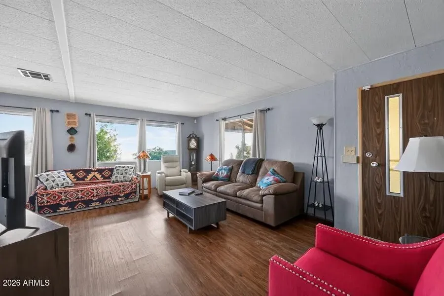 2 Bed 2 Bath Established Mid-Century Residence in Mesa, AZ - 5
