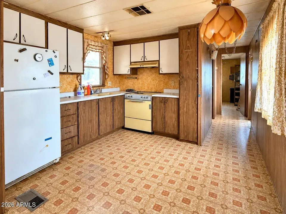 2 Bed 2 Bath Established Mid-Century Residence in Mesa, AZ - 4