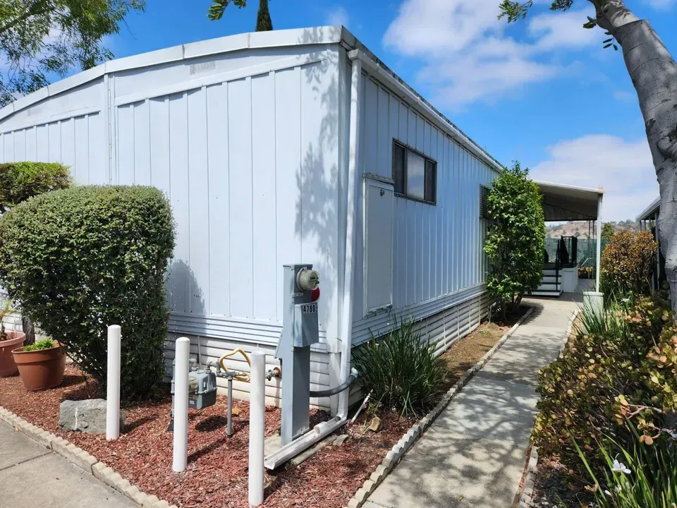2 Bed 2 Bath Established Mid-Century Residence in San Diego, CA - 1