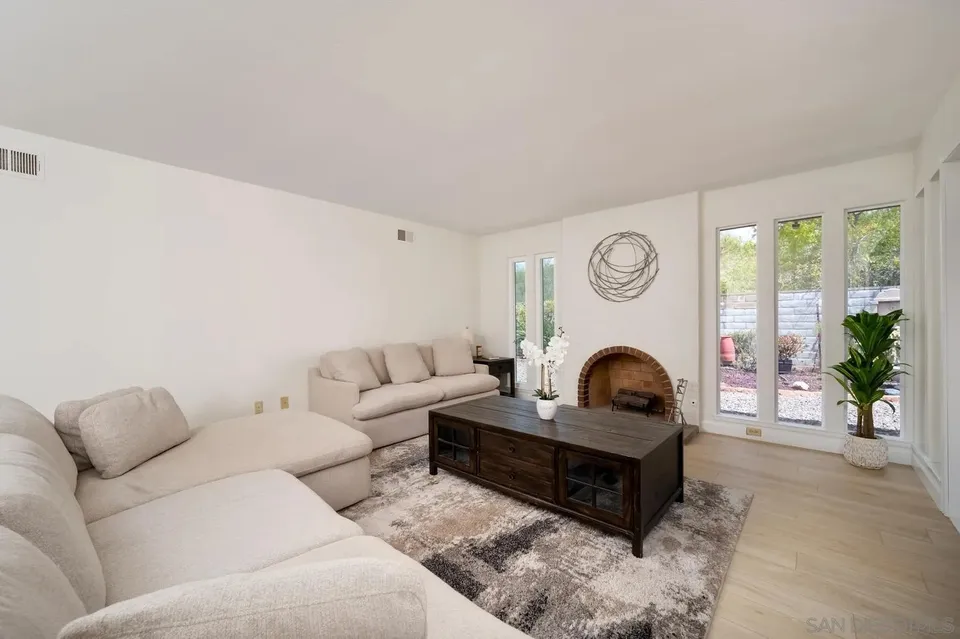 2 Bed 2 Bath Established Mid-Century Residence in San Diego, CA - 3