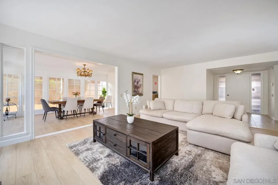 2 Bed 2 Bath Established Mid-Century Residence in San Diego, CA - 5