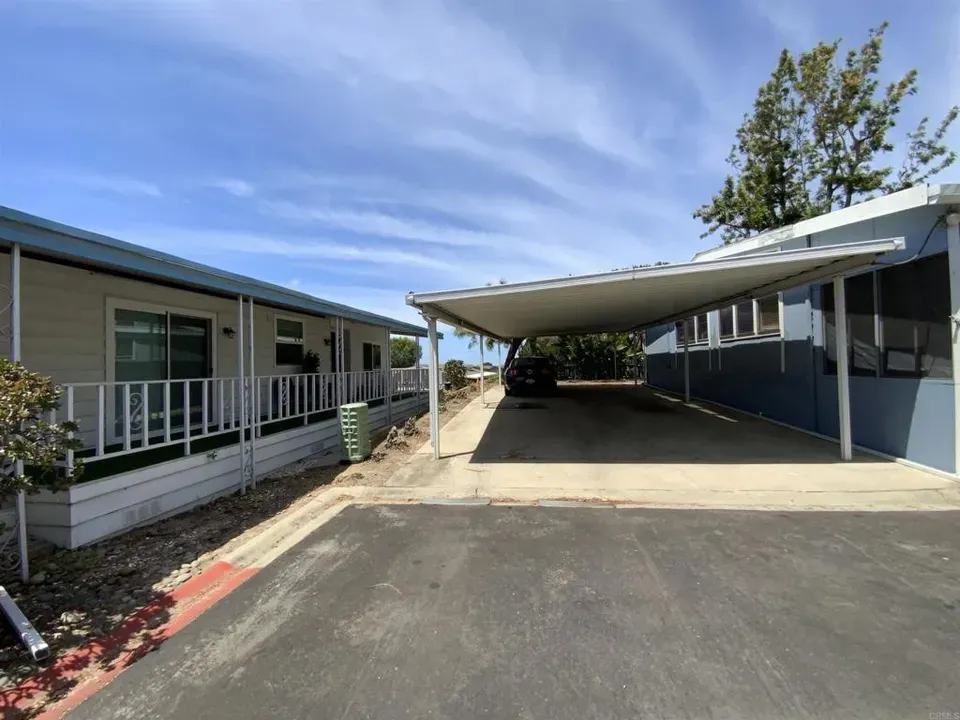 2 Bed 2 Bath Established Mid-Century Residence in San Diego, CA - 3