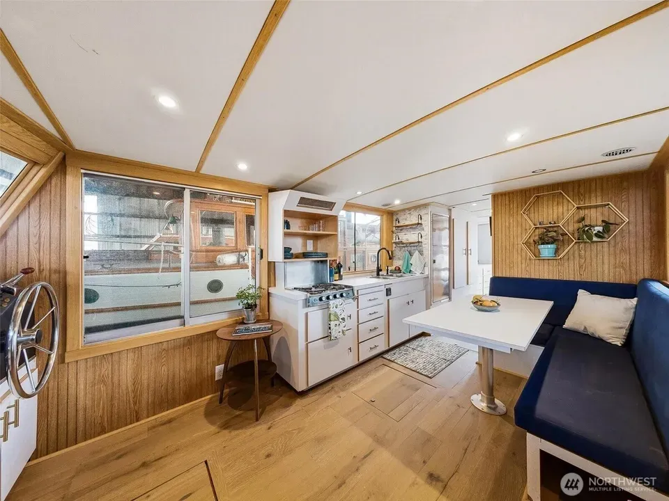 2 Bed 2 Bath Established Mid-Century Residence in Seattle, WA - 1