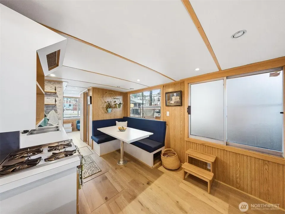 2 Bed 2 Bath Established Mid-Century Residence in Seattle, WA - 5