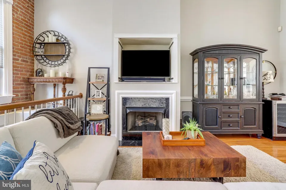 2 Bed 2 Bath Established Multi-Level Townhouse in Alexandria, VA - 3