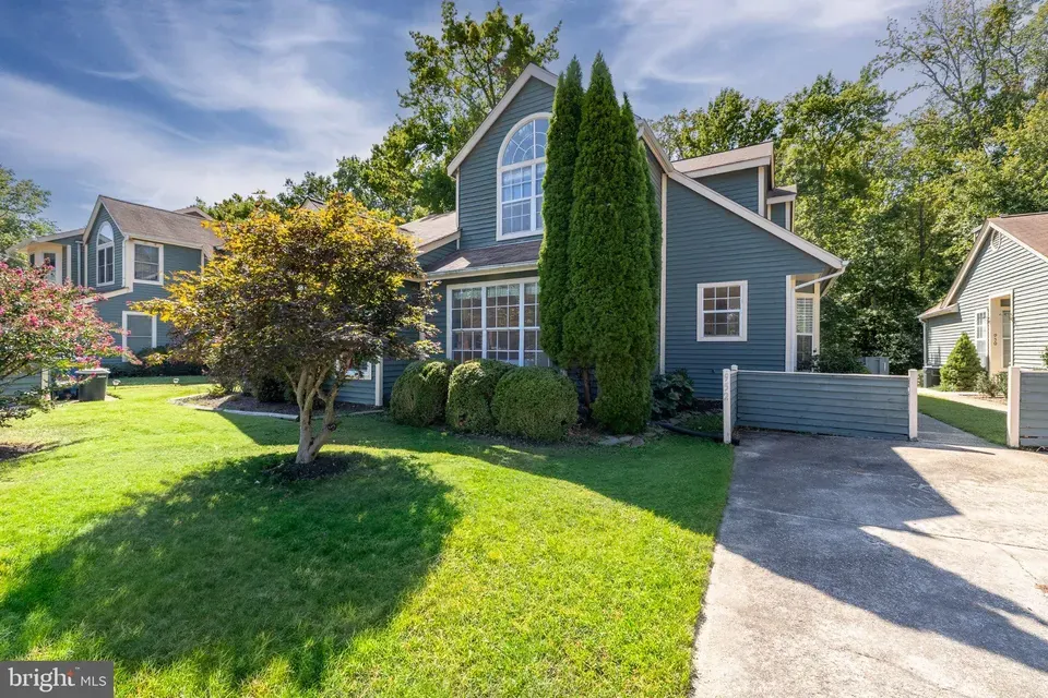 2 Bed 2 Bath Established Multi-Level Townhouse in Annapolis, MD