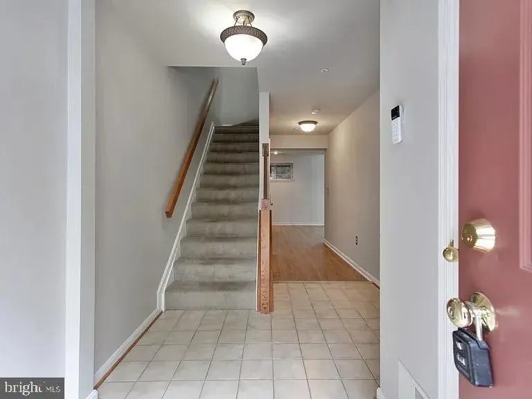 2 Bed 2 Bath Established Multi-Level Townhouse in Annapolis, MD - 2