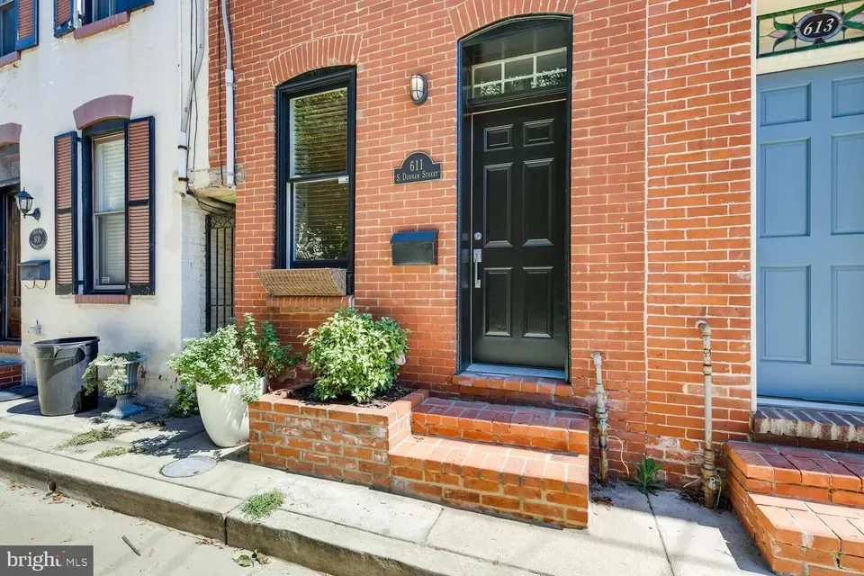 2 Bed 2 Bath Established Multi-Level Townhouse in Baltimore, MD - 3