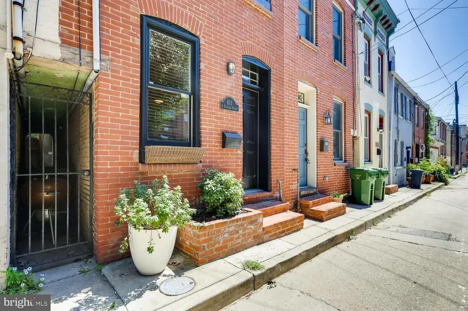 2 Bed 2 Bath Established Multi-Level Townhouse in Baltimore, MD - 4