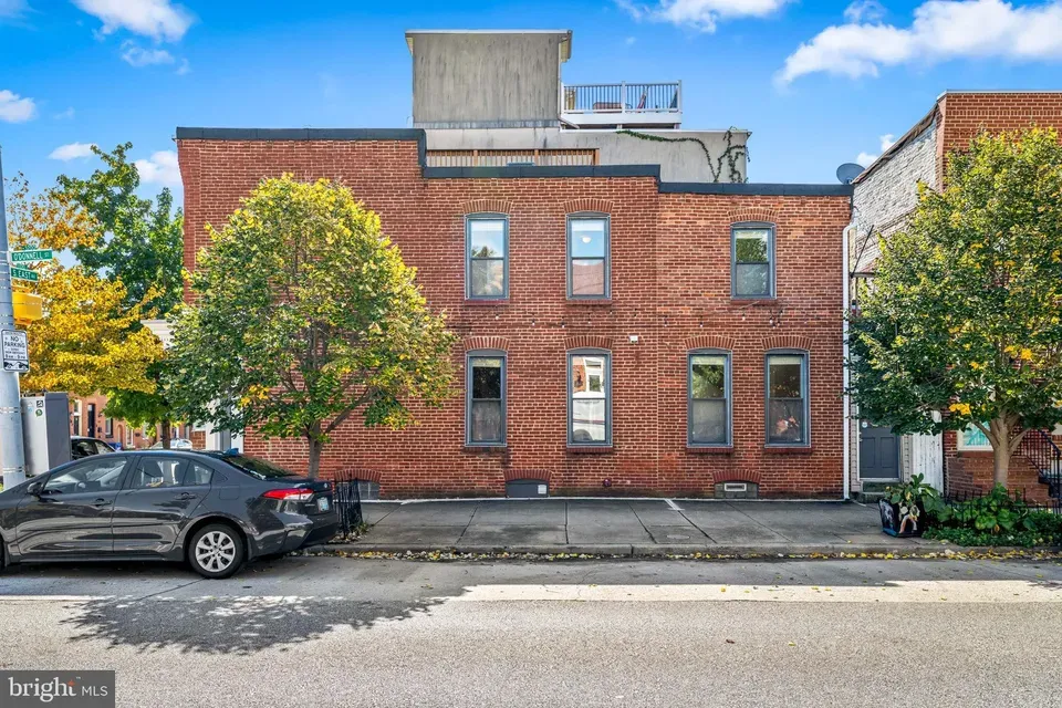 2 Bed 2 Bath Established Multi-Level Townhouse in Baltimore, MD - 2