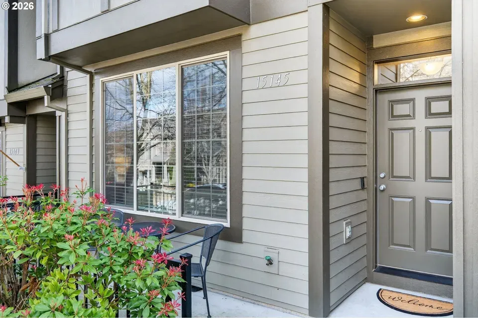 2 Bed 2 Bath Established Multi-Level Townhouse in Beaverton, OR - 3