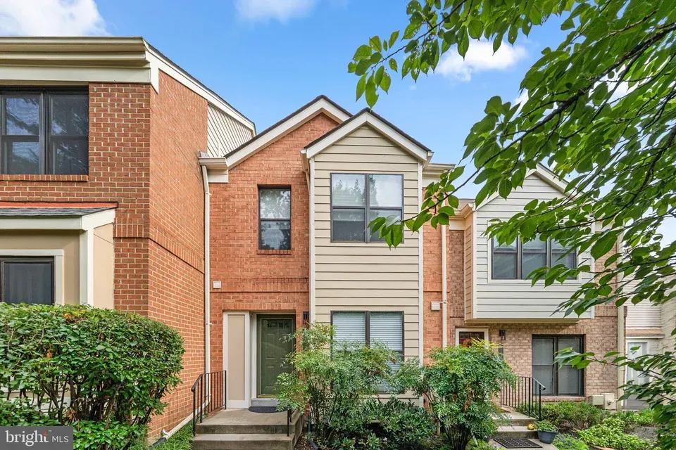 2 Bed 2 Bath Established Multi-Level Townhouse in Bethesda, MD