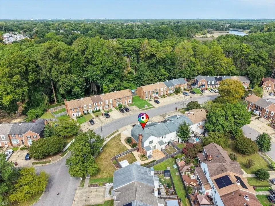 2 Bed 2 Bath Established Multi-Level Townhouse in Chesapeake, VA - 1