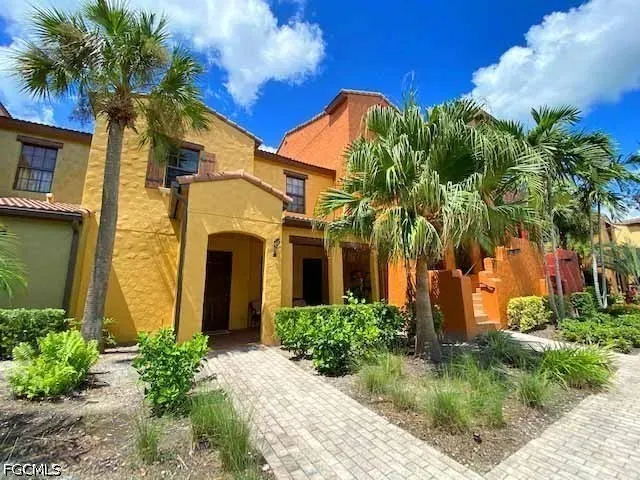 2 Bed 2 Bath Established Multi-Level Townhouse in Fort Myers, FL - 2