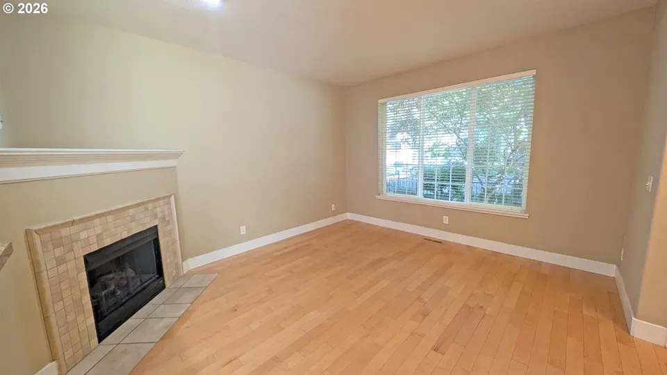 2 Bed 2 Bath Established Multi-Level Townhouse in Hillsboro, OR - 4