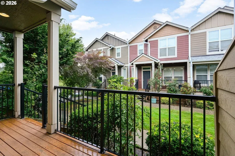 2 Bed 2 Bath Established Multi-Level Townhouse in Hillsboro, OR - 3