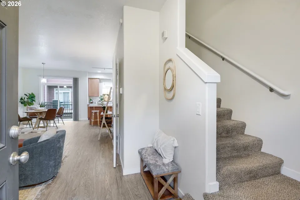 2 Bed 2 Bath Established Multi-Level Townhouse in Hillsboro, OR - 4