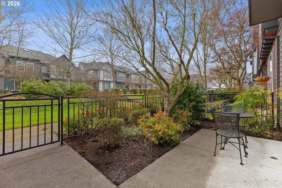2 Bed 2 Bath Established Multi-Level Townhouse in Hillsboro, OR - 4