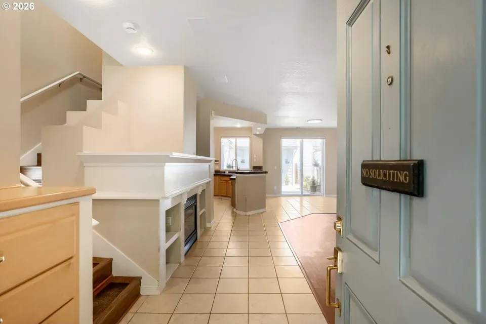 2 Bed 2 Bath Established Multi-Level Townhouse in Hillsboro, OR - 5