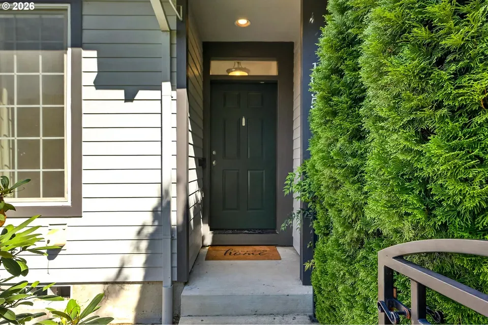 2 Bed 2 Bath Established Multi-Level Townhouse in Hillsboro, OR - 3