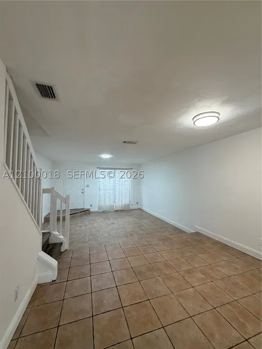2 Bed 2 Bath Established Multi-Level Townhouse in Hollywood, FL - 4