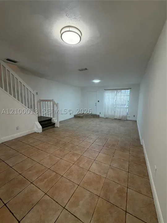 2 Bed 2 Bath Established Multi-Level Townhouse in Hollywood, FL - 5