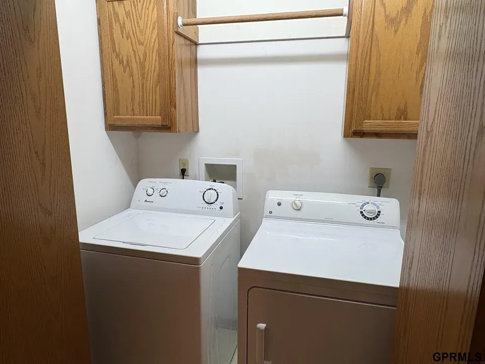 2 Bed 2 Bath Established Multi-Level Townhouse in Lincoln, NE - 5