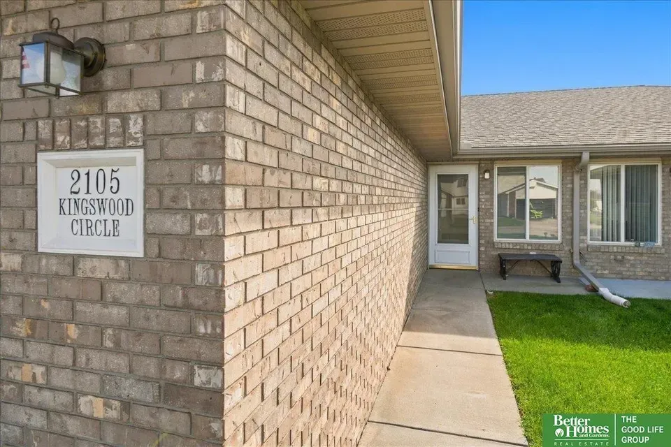 2 Bed 2 Bath Established Multi-Level Townhouse in Lincoln, NE - 5