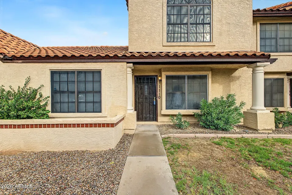 2 Bed 2 Bath Established Multi-Level Townhouse in Mesa, AZ - 2