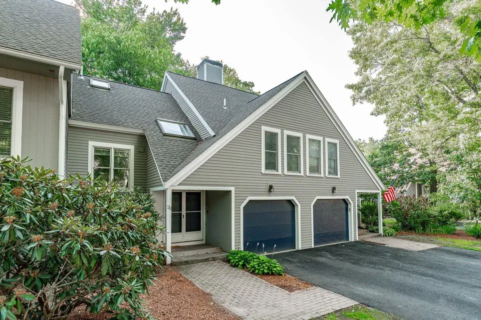 2 Bed 2 Bath Established Multi-Level Townhouse in Nashua, NH - 1