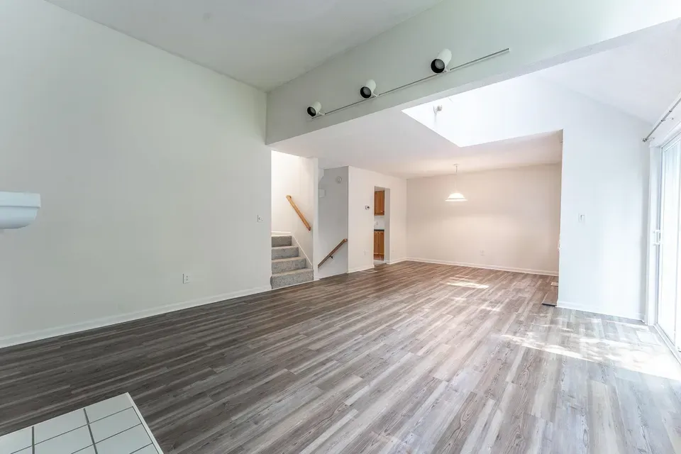 2 Bed 2 Bath Established Multi-Level Townhouse in Nashua, NH - 5