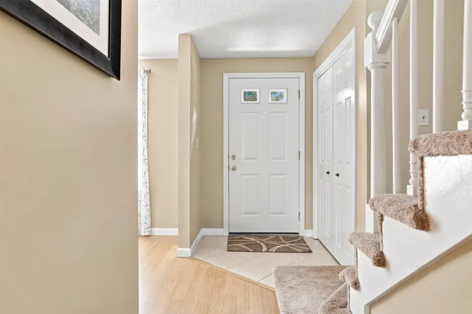 2 Bed 2 Bath Established Multi-Level Townhouse in Nashua, NH - 2