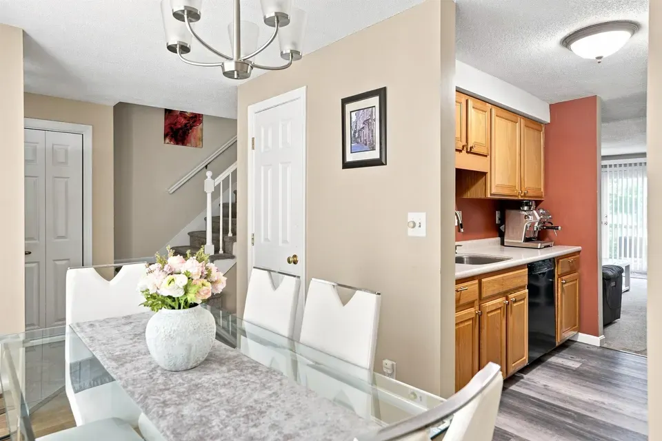2 Bed 2 Bath Established Multi-Level Townhouse in Nashua, NH - 5