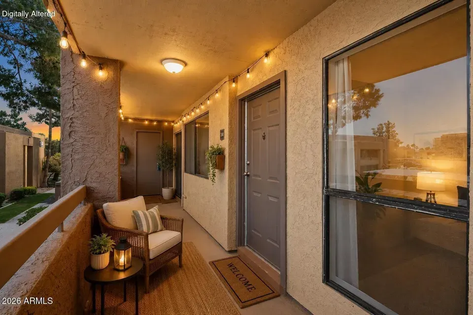 2 Bed 2 Bath Established Multi-Level Townhouse in Phoenix, AZ - 2