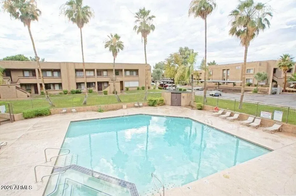 2 Bed 2 Bath Established Multi-Level Townhouse in Phoenix, AZ - 5