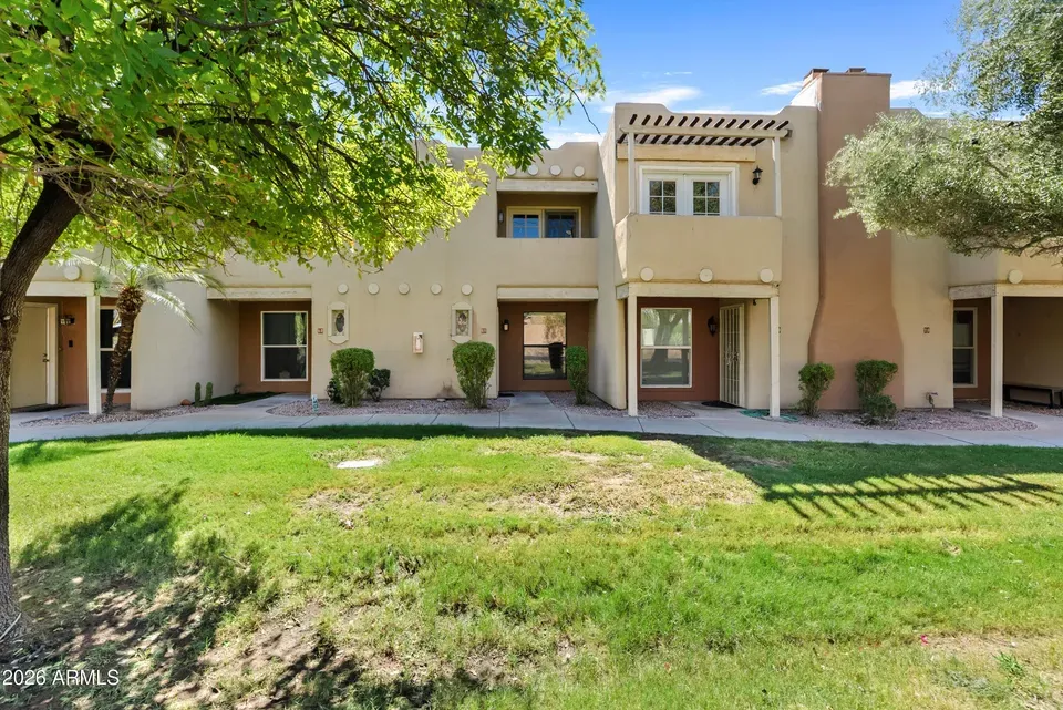 2 Bed 2 Bath Established Multi-Level Townhouse in Phoenix, AZ - 2