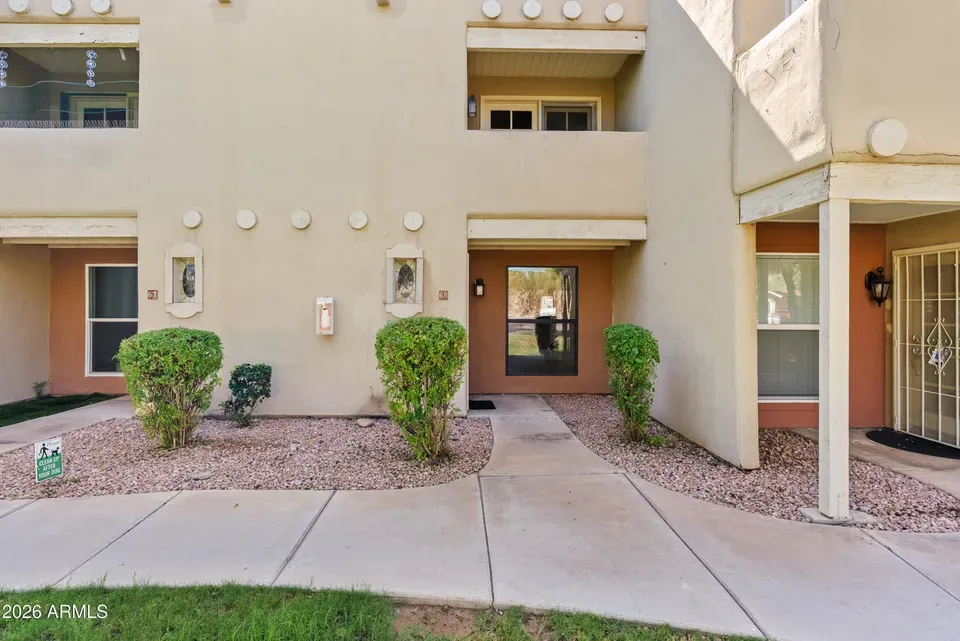 2 Bed 2 Bath Established Multi-Level Townhouse in Phoenix, AZ - 3