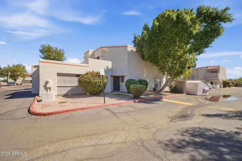 2 Bed 2 Bath Established Multi-Level Townhouse in Scottsdale, AZ - 2