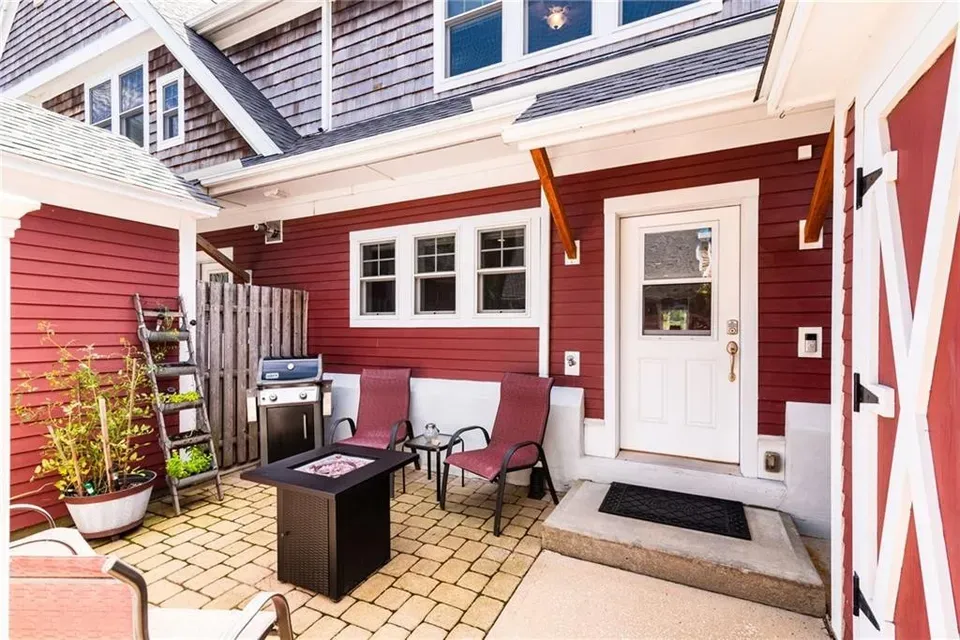 2 Bed 2 Bath Established Multi-Level Townhouse in Warwick, RI - 5