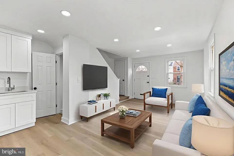 2 Bed 2 Bath Established Multi-Level Townhouse in Washington, DC - 3