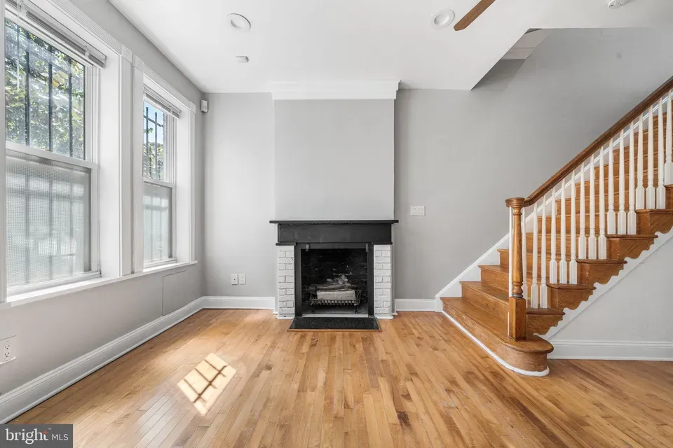 2 Bed 2 Bath Established Multi-Level Townhouse in Washington, DC - 3