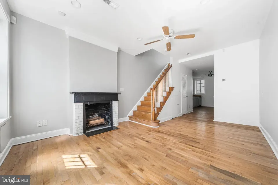 2 Bed 2 Bath Established Multi-Level Townhouse in Washington, DC - 4