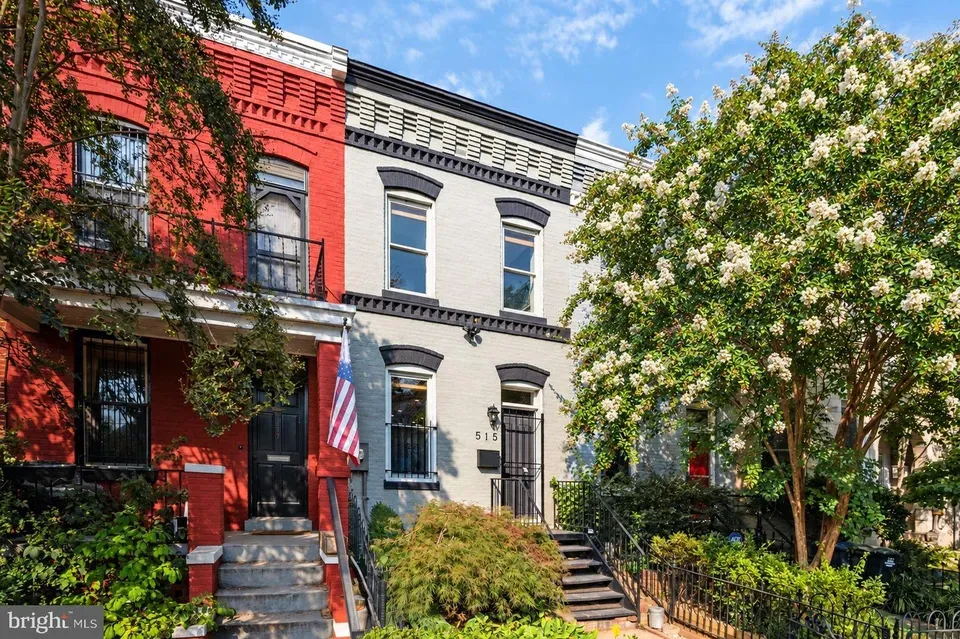 2 Bed 2 Bath Established Multi-Level Townhouse in Washington, DC - 3