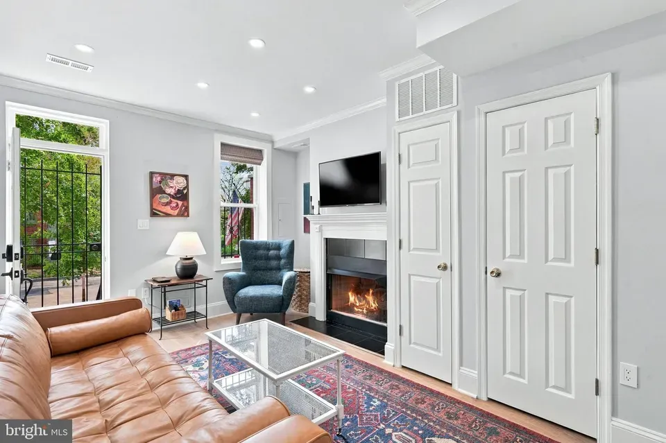 2 Bed 2 Bath Established Multi-Level Townhouse in Washington, DC - 5