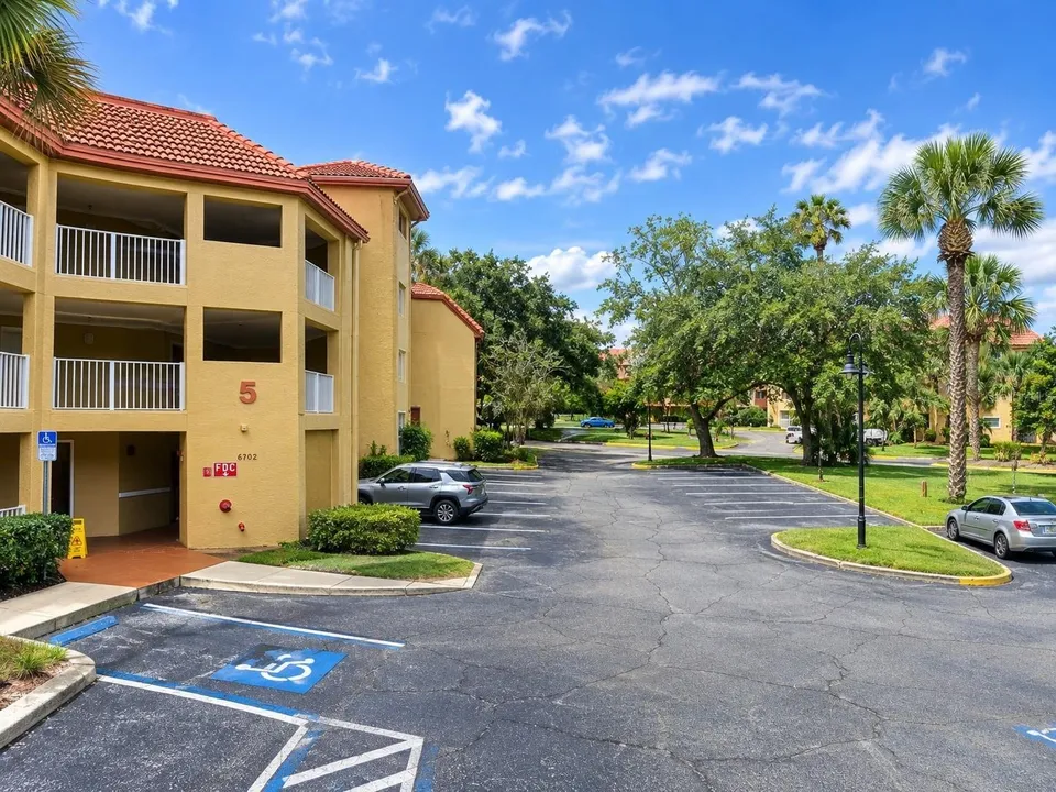 2 Bed 2 Bath Luxury Urban High-Rise in Orlando, FL