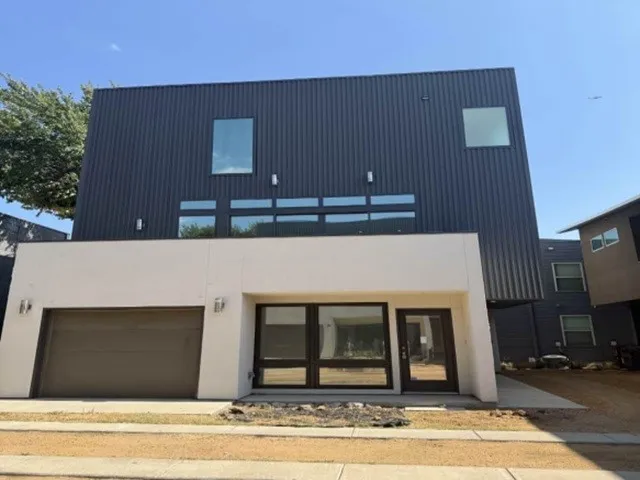 2 Bed 2 Bath Mid-Century Modern in Dallas, TX