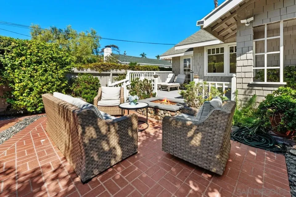 2 Bed 2 Bath Mid-Century Modern in San Diego, CA